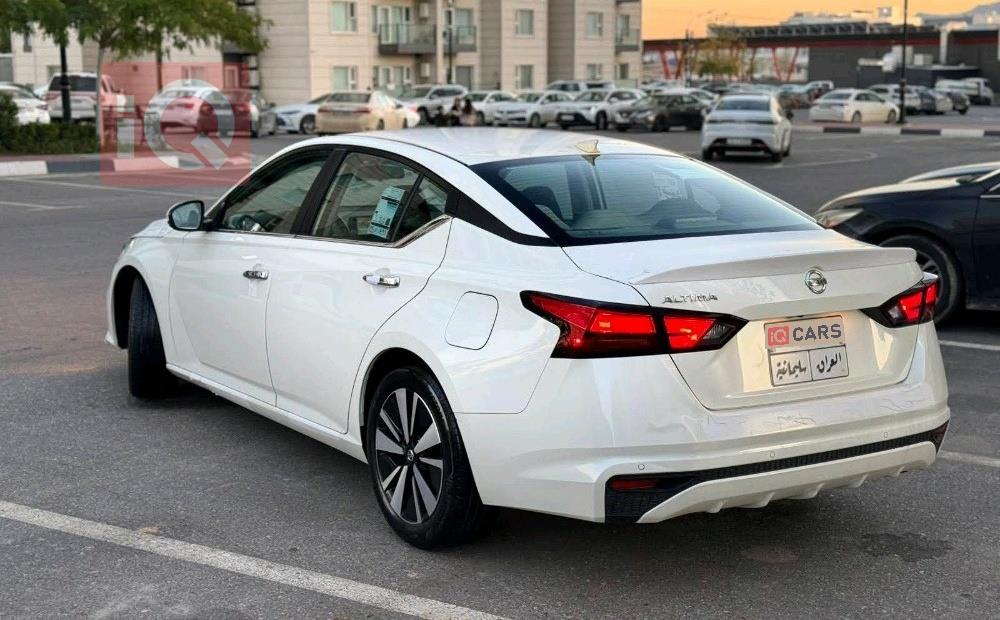 نيسان ألتيما